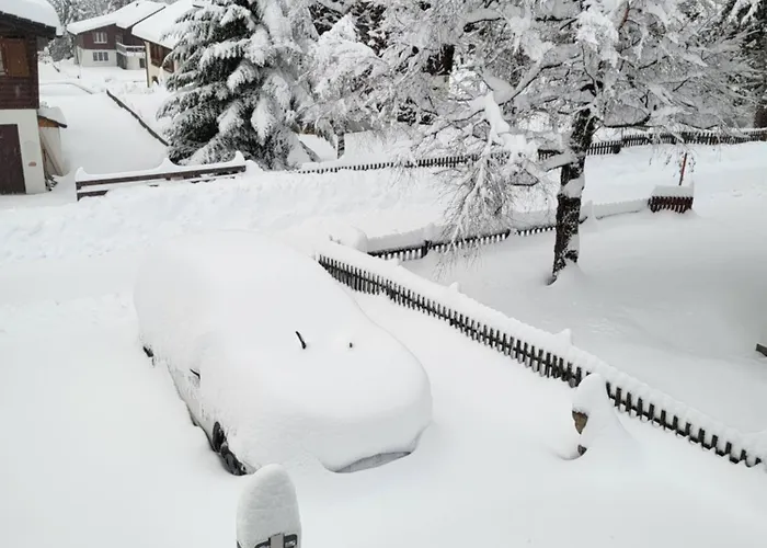 Haus Engadinella Apartamento *